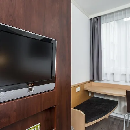 Ibis Nord-ost Hotel 2*